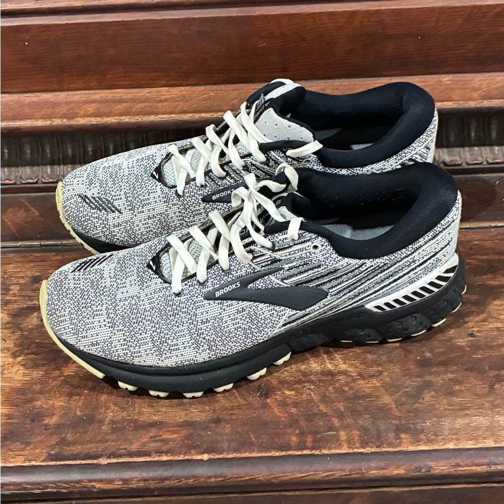 Brooks Adrenaline Men's Running Sneakers - Black & White Knit